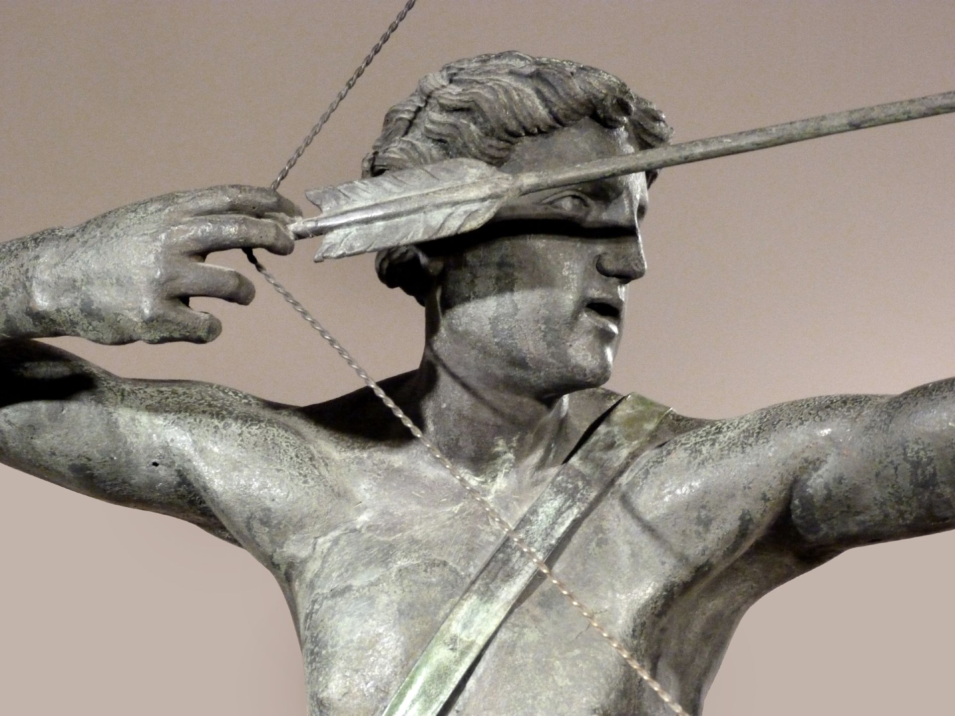 Apollo-Fountain Apollo as archer, detail