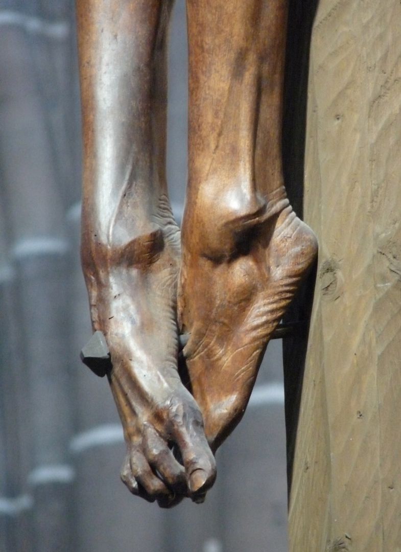Crucifixus Feet