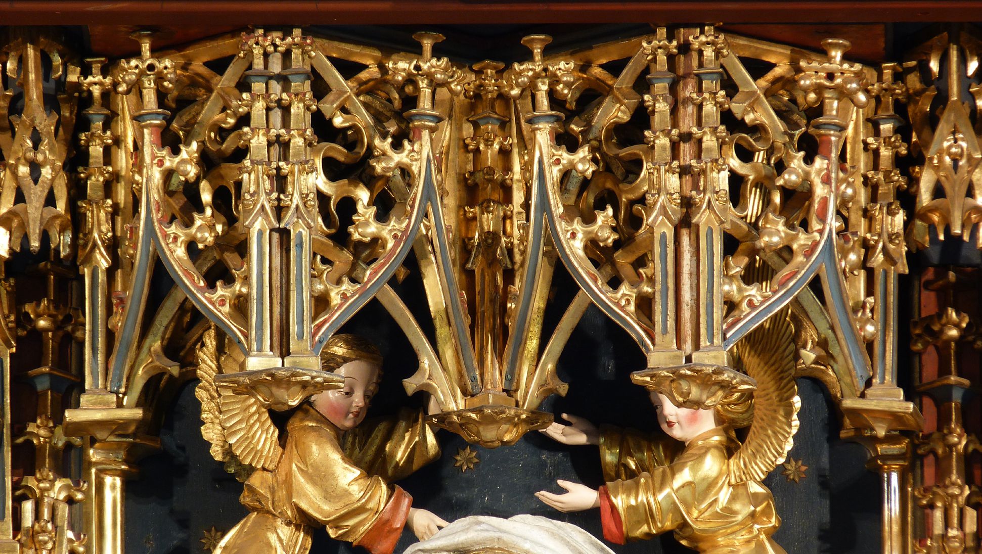 Zwickau high altarpiece Schrein, Baldachine über der Maria
