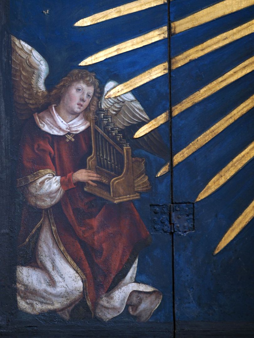 Altar of the Beautiful Mary Angel with organ portative