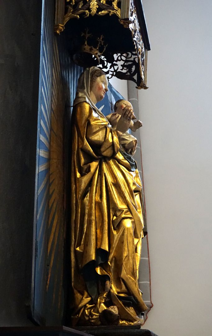 Altar of the Beautiful Mary Figure of the Virgin Mary, side view from the left