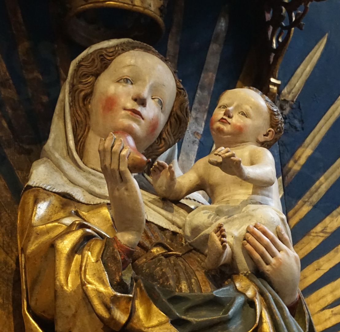 Altar of the Beautiful Mary Mary with the infant Jesus, detail view from the bottom left