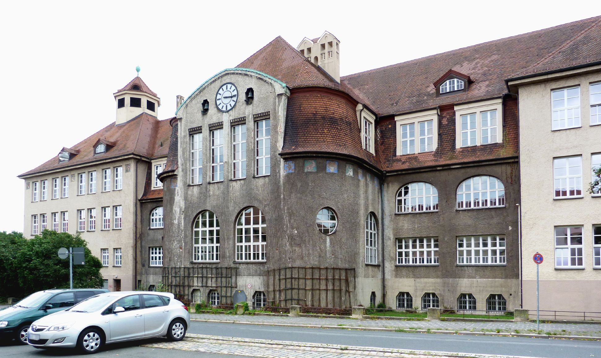 Georg-Paul-Amberger-School View from the west