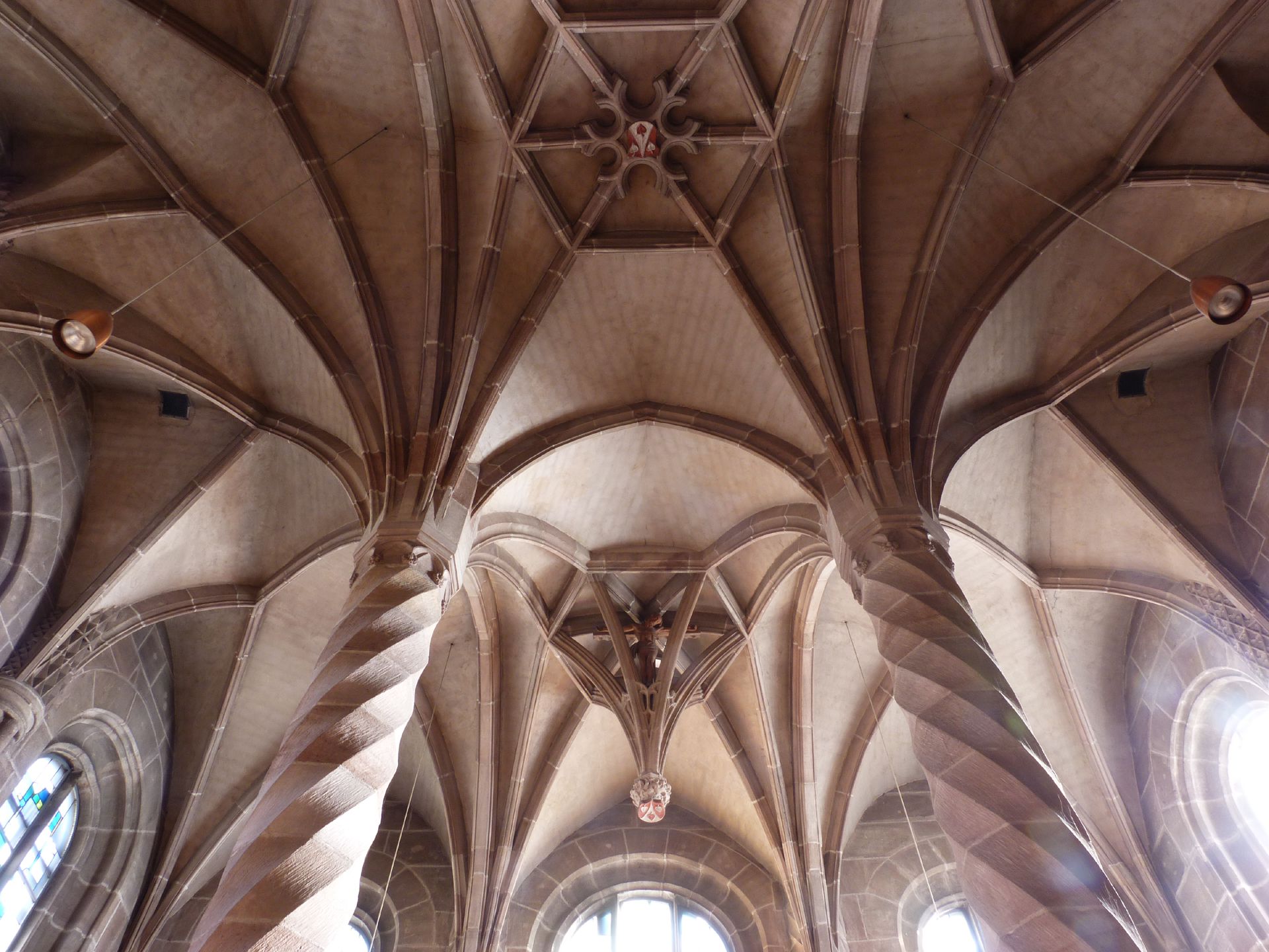 Landauer Twelve-Brethren-Chapel View of the interior with six bay stellar vaults