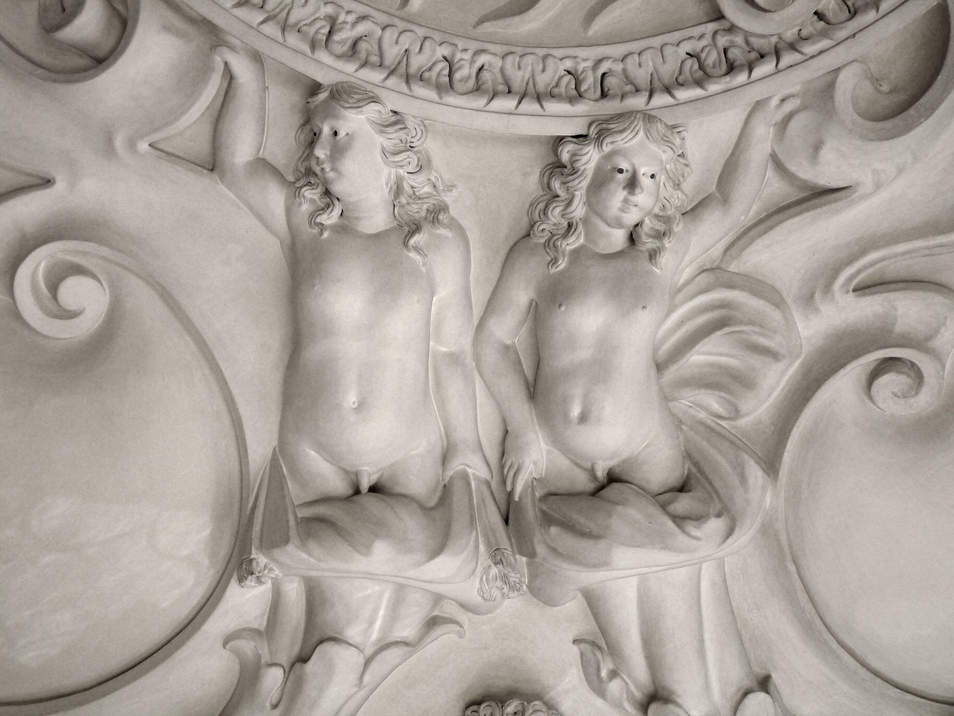 Stuccoed ceiling in the Fembo house Part of the ceiling, detail