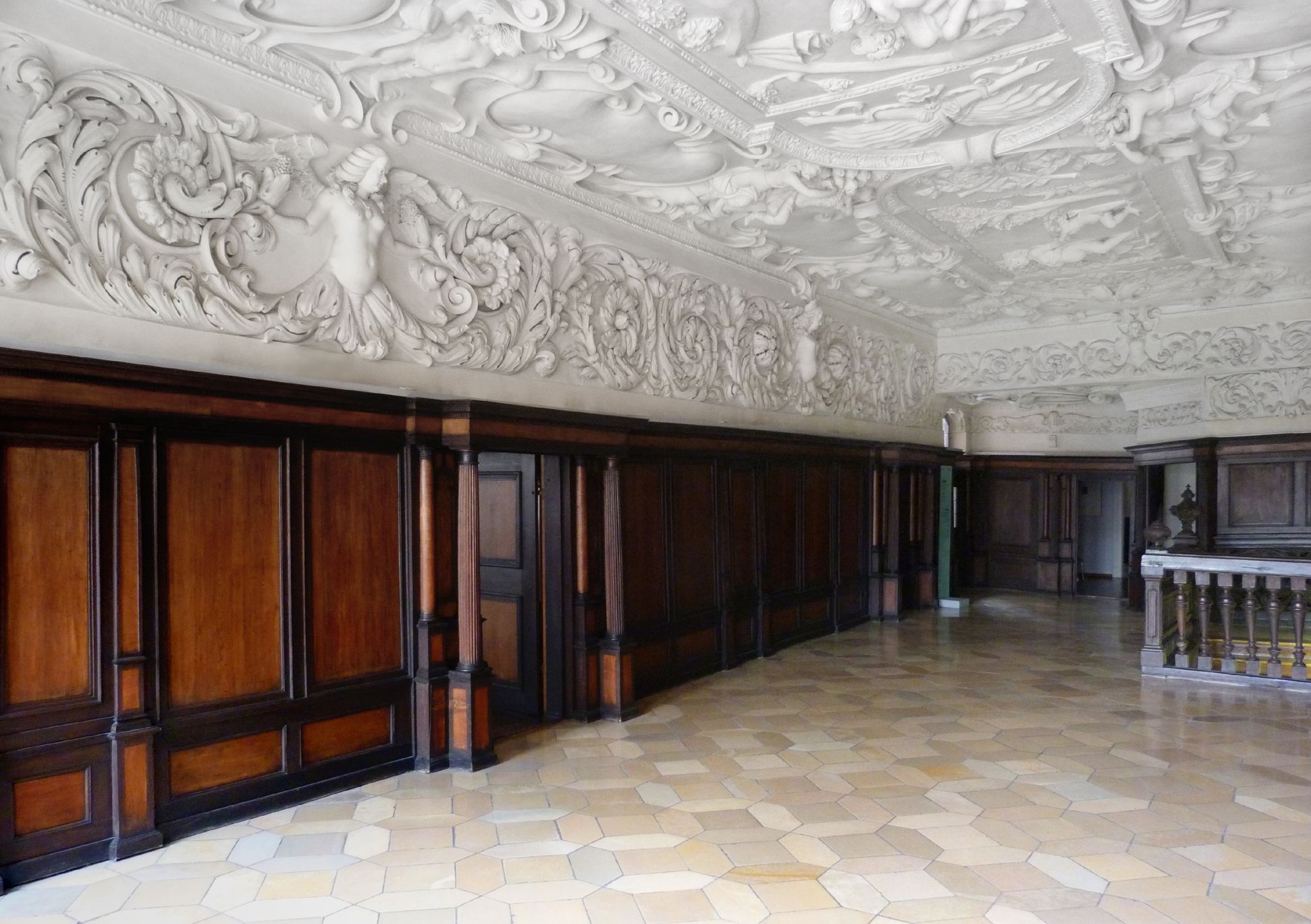 Stuccoed ceiling in the Fembo house View from the window front towards the southern side wall