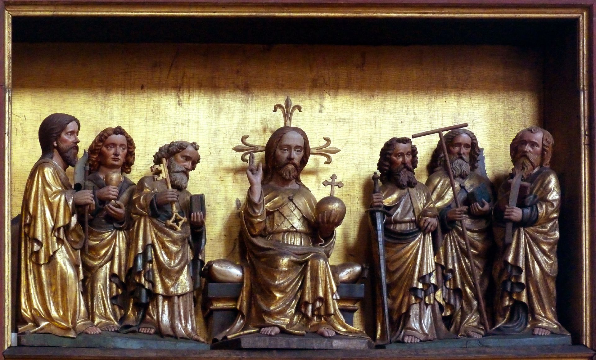 Deocarusaltar Mittelschrein, oben, Christus zwischen sechs Boten