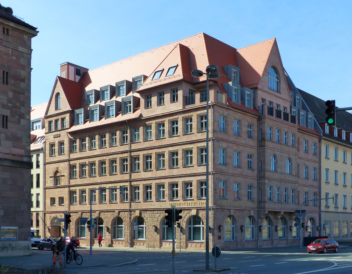 Hotel Deutscher Hof Ost- und Nordfassade
