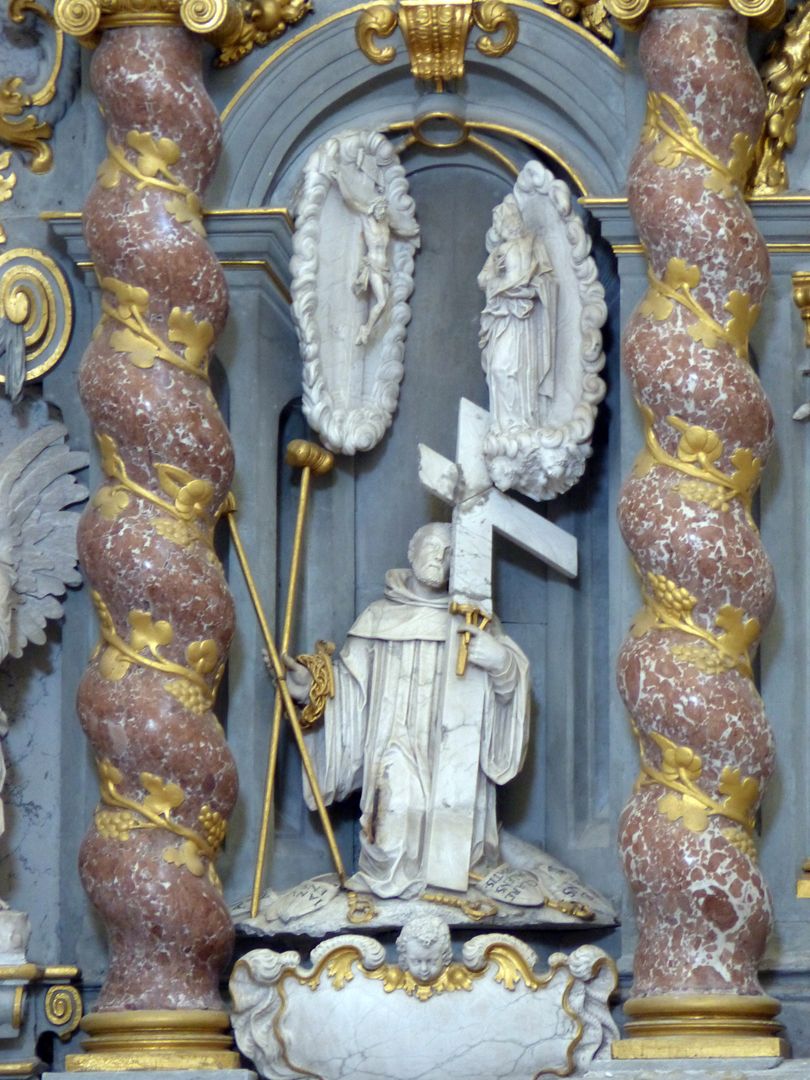 Altar of St. Bernard Main storey. Vision, heavenly apparition with the crucified and the mother of God with child, Bernard kneels with the instruments of torture