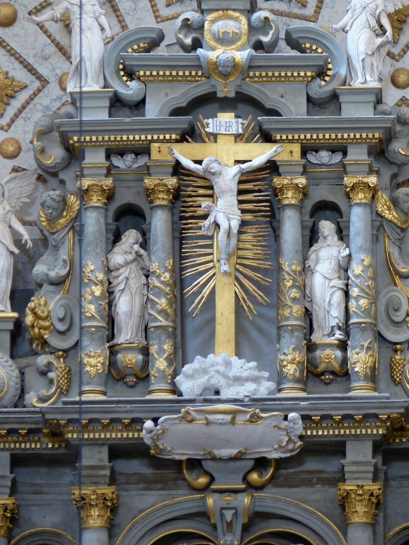 Altar of St. Bernard Attic with Christ on the cross and assistant figures