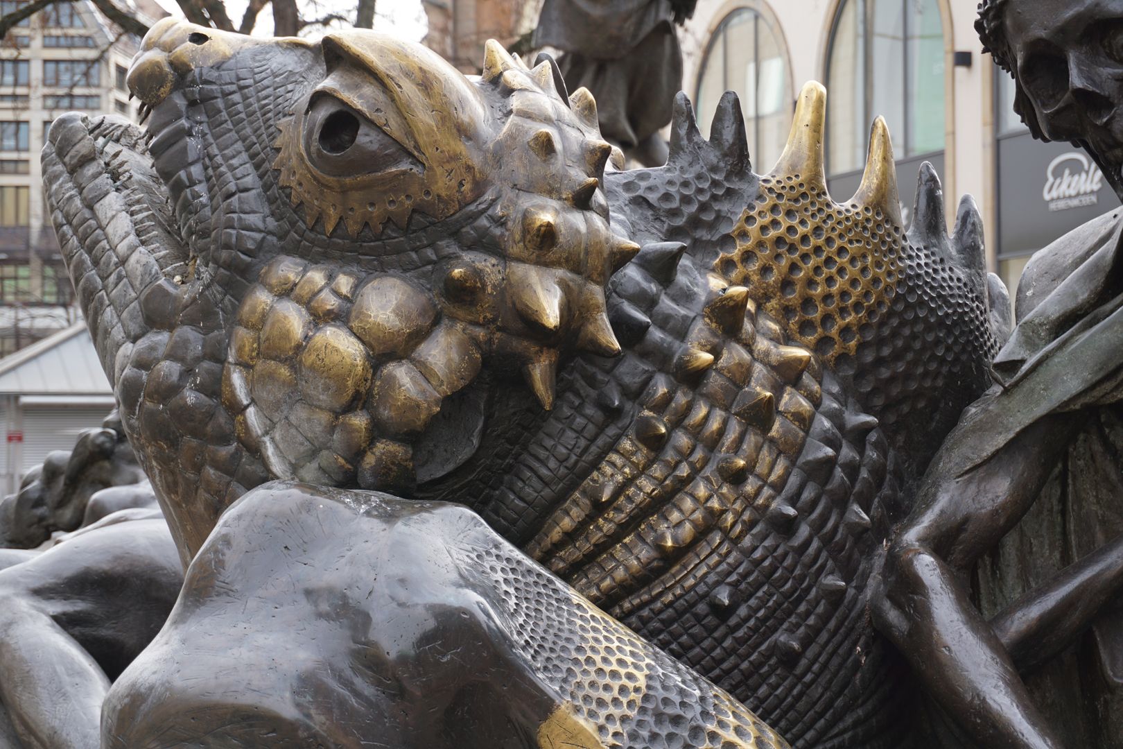 Marriage carousel/ Hans Sachs Fountain Head of the "Hell Dragon".