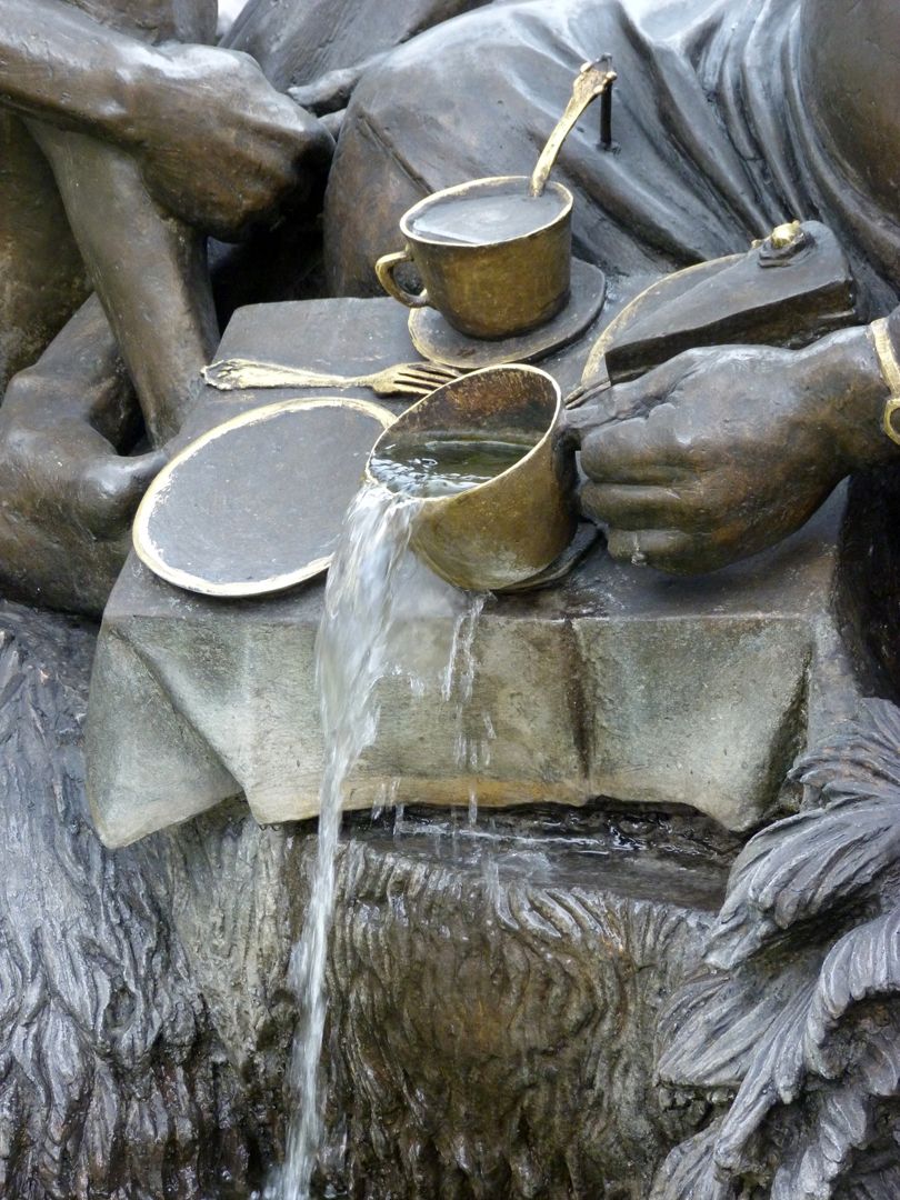 Marriage carousel/ Hans Sachs Fountain "Wolverine"/ detail with overflowing cup