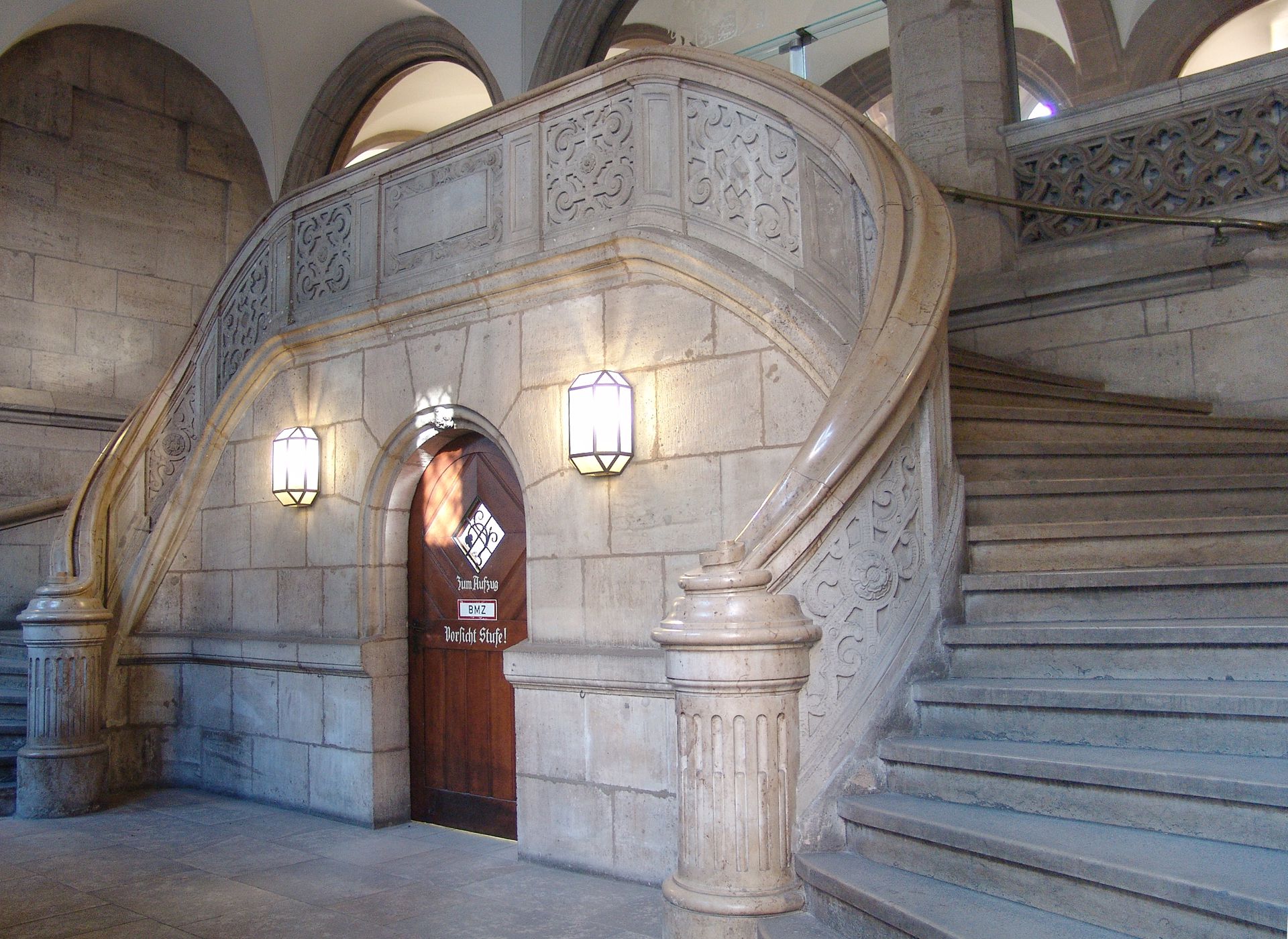 Social Court Entrée