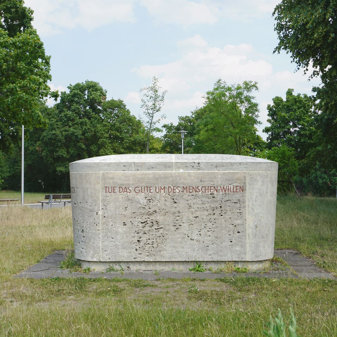 Ludwig Feuerbach Denkmal West side