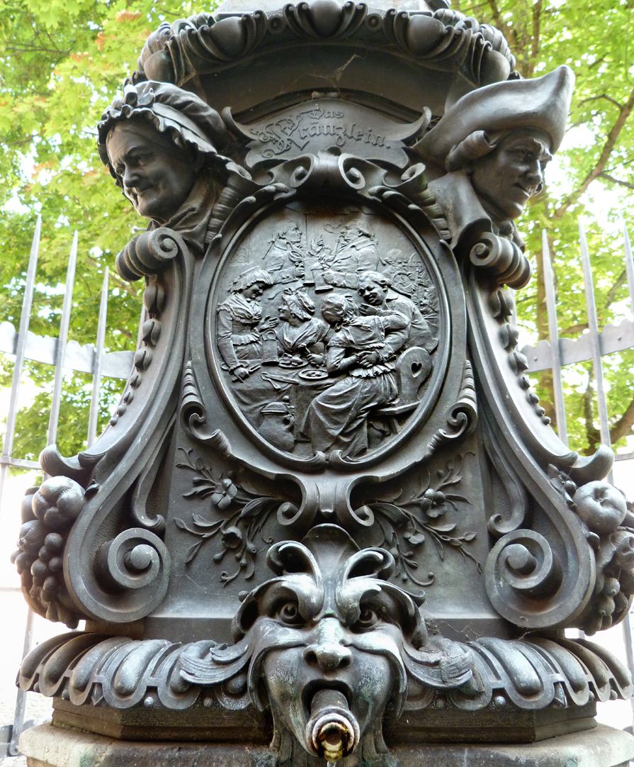 Grübel Fountain Pedestal, west side, "Das Kränzlein" (The little wreath)