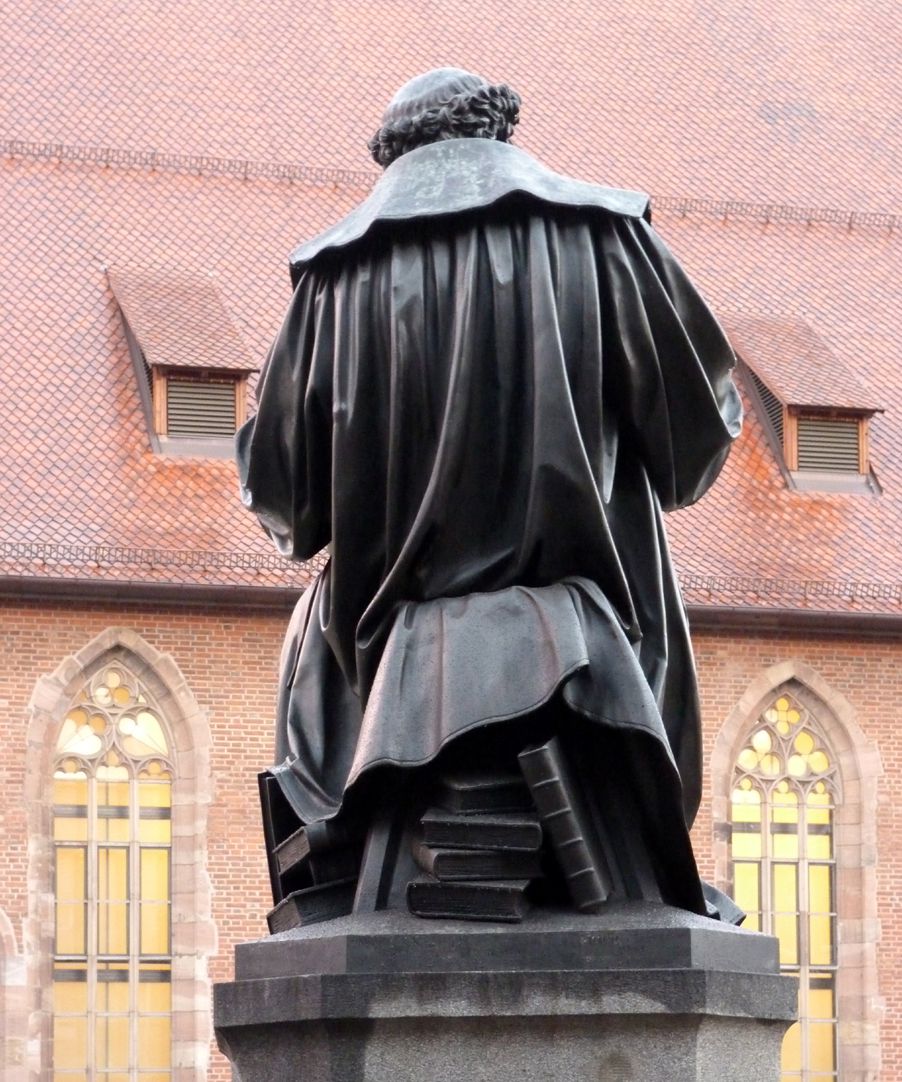 Hans- Sachs-Memorial Back view