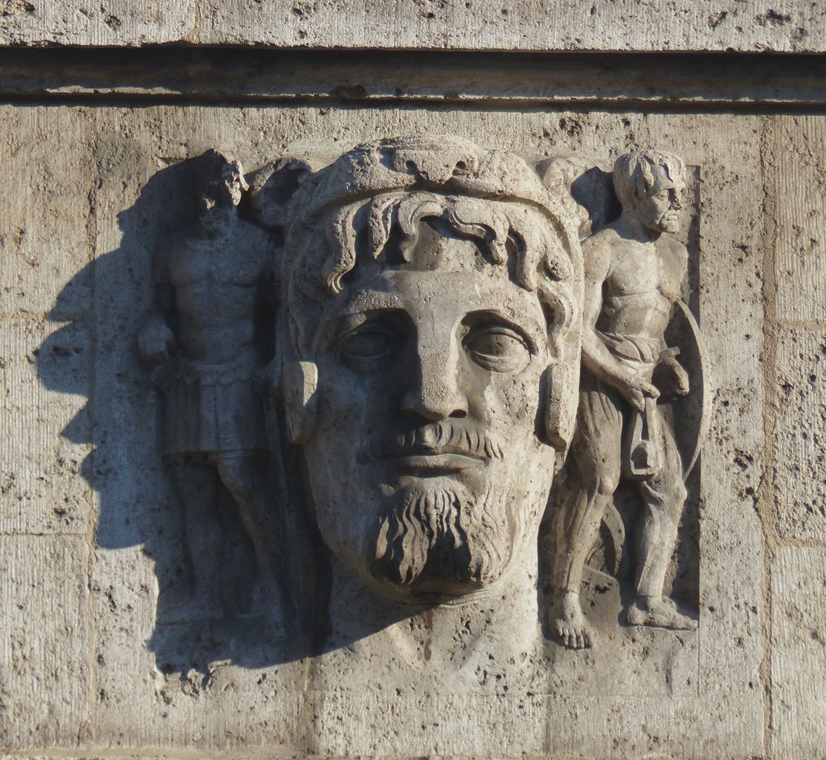 facade decoration at Melanchthon-Gymnasium Arminius