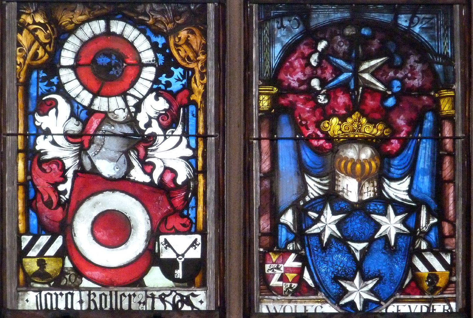 Hirschvogelfenster Mittelfeld: oberstes Band, Wappen Koler 1505 (links), Wappen Geuder von Heroldsberg 1592 (rechts)