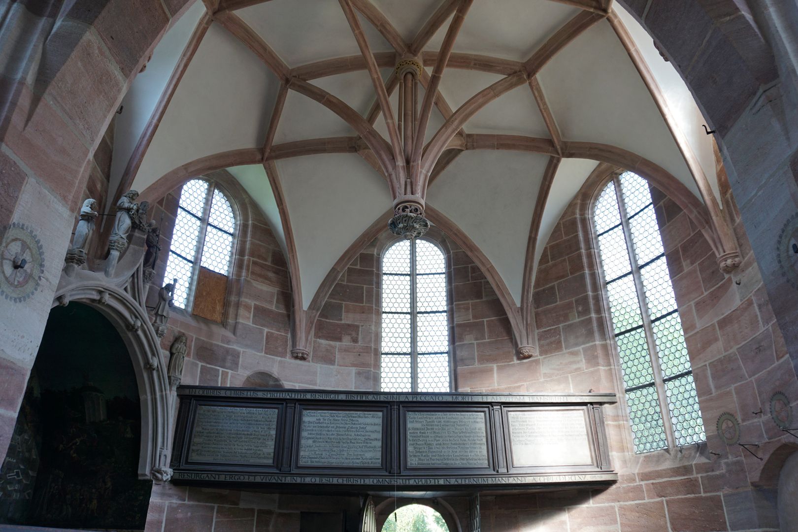 Holzschuher-Chapel Blick von O nach W, links Nische der Grablegung von Adam Kraft