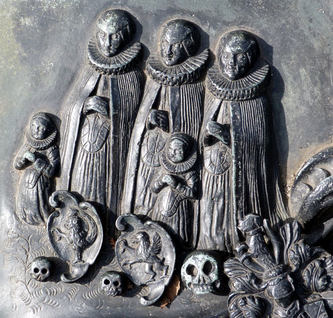 Epitaph des Martin Peller (gest. 1629) und Ehefrau Maria Viatis (gest. 1641) Die drei Ehefrauen und zwei Töchter. Von rechts nach links: die erste Ehefrau eine geborene Viatis, die zweite eine von Wath, die dritte eine von Imhoff
