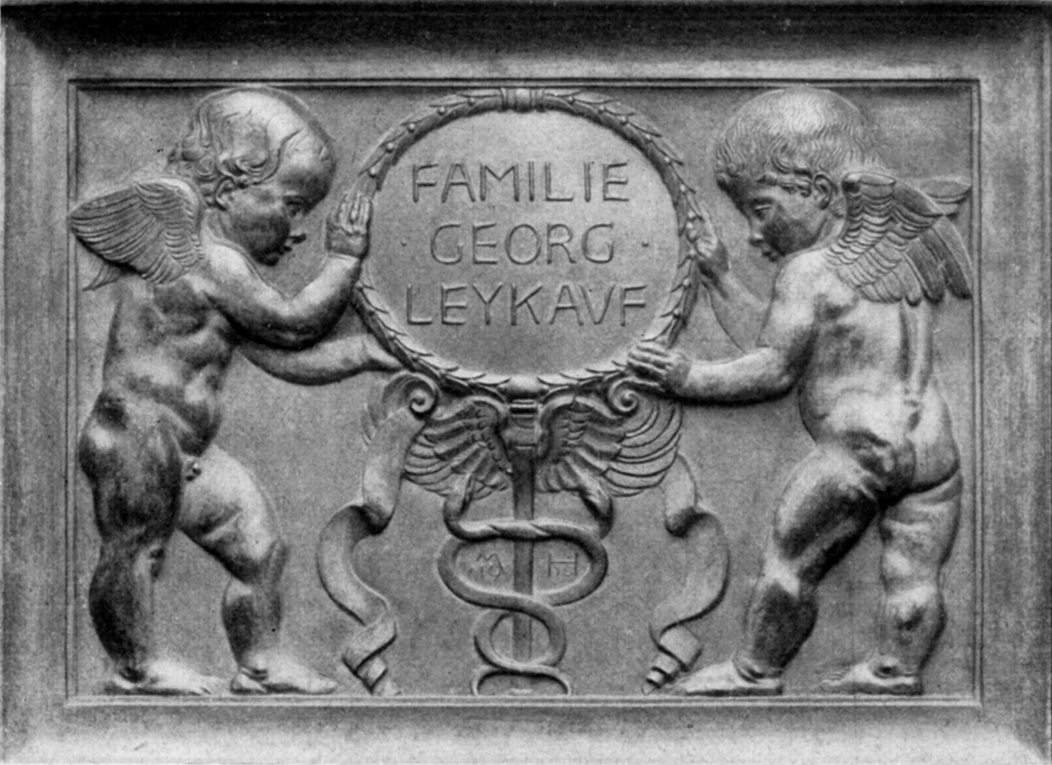 Epitaph of the family Leykauf Abbildung aus Moderne Meister christlicher Kunst, Max Heilmaier ein deutscher Bildhauer von Georg Lill, München 1922