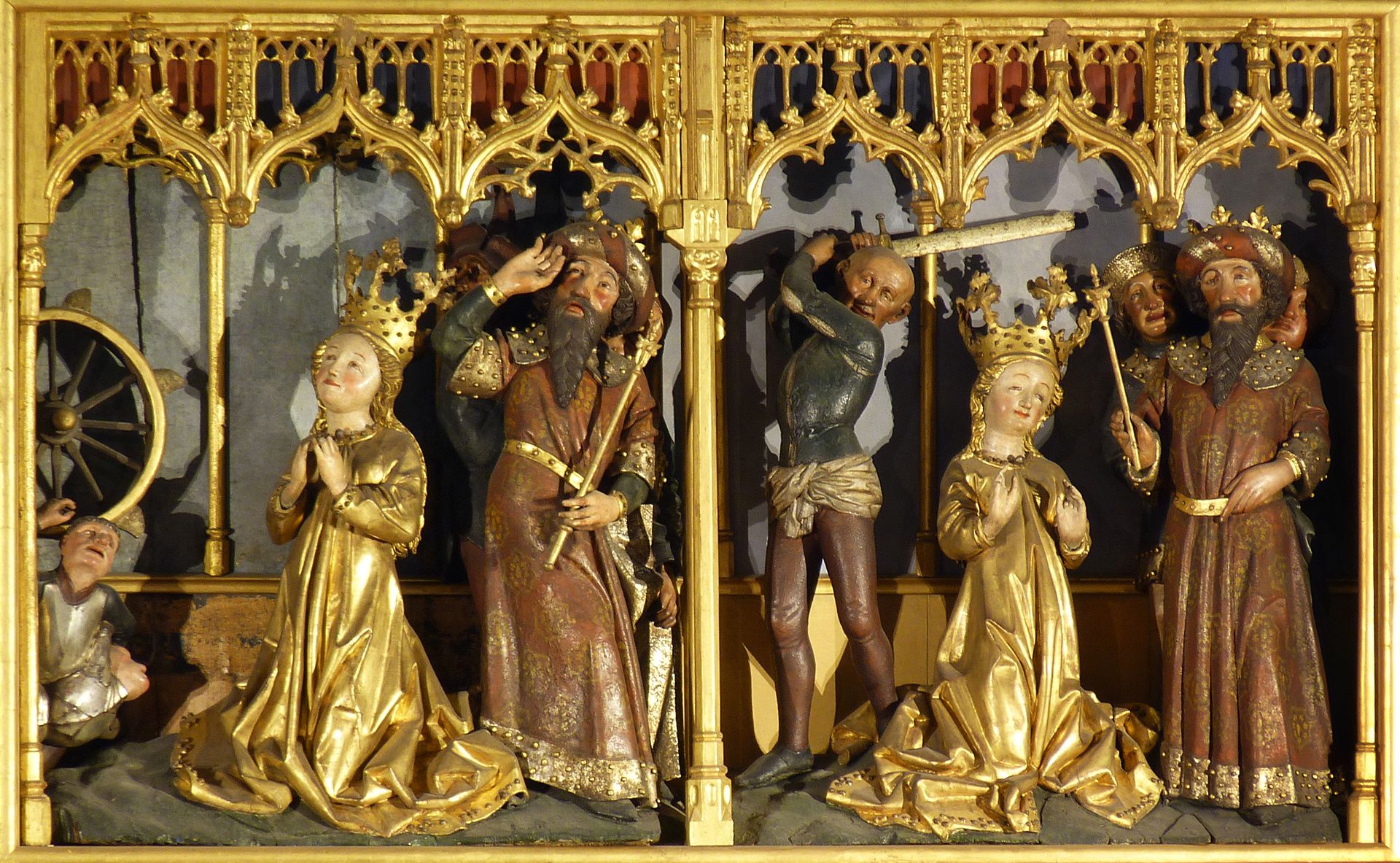 Katharinenaltar Schrein, links das Radwunder, rechts die Enthauptung der Heiligen