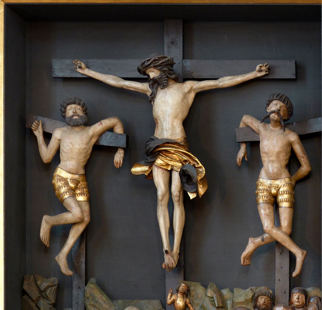 Kreuzaltar Schrein: Christus zwischen den Schächern, beide mit modischen renaissancehaften Schlitzhosen