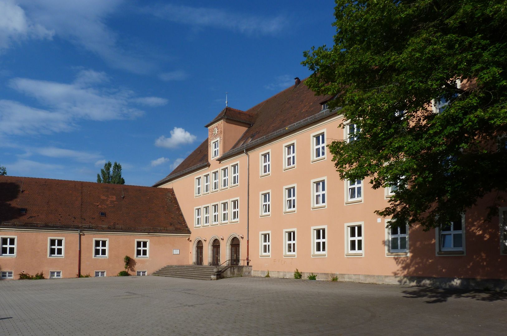 Konrad-Groß-School Schulgebäude, Hofseite