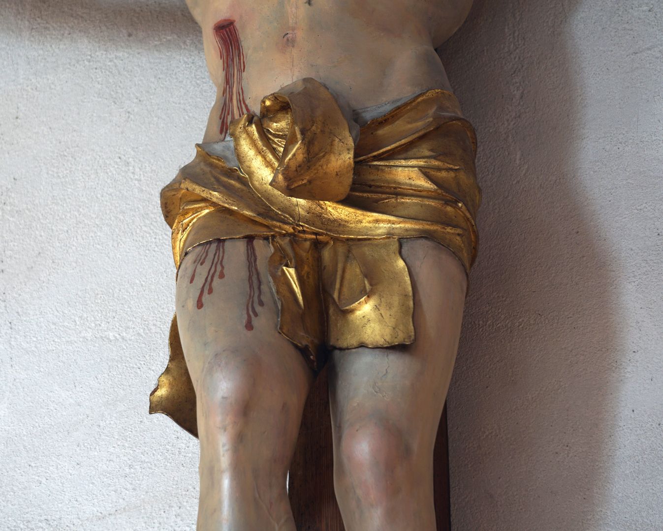 Crucifix Loincloth with the "small-wave swinging hem edges"