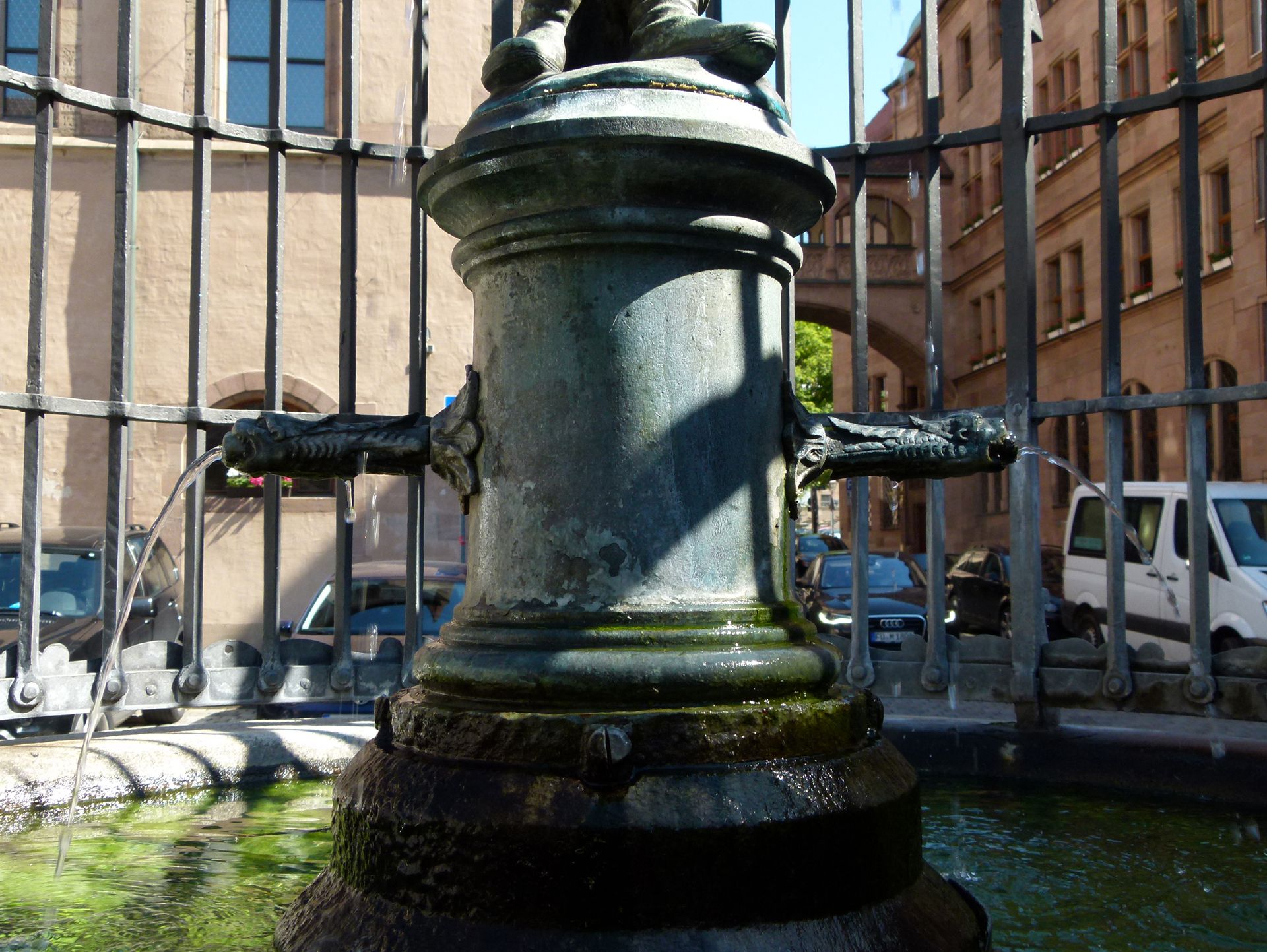 Gänsemännlein-Fountain (Little man with geese-Fountain) Pedestal with gargoyles