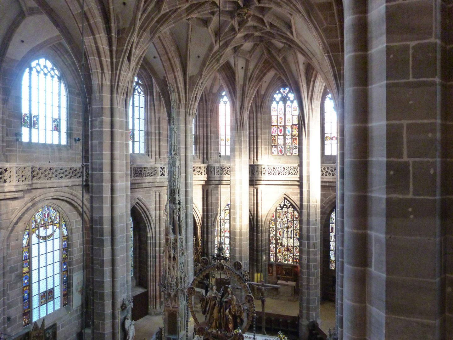 Die Lorenzkirche als Architektur Hallenchor vom Süden der Umgangsgalerie aus, Gewölbe von Jakob Grimm ab 1464 bis 1477.