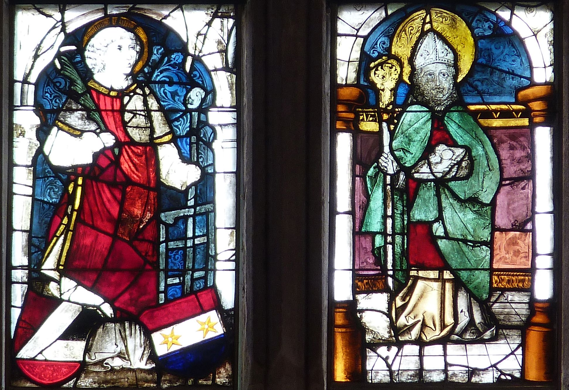 Ratsfenster unterstes Band: links St. Lorenz, rechts St. Stephanus