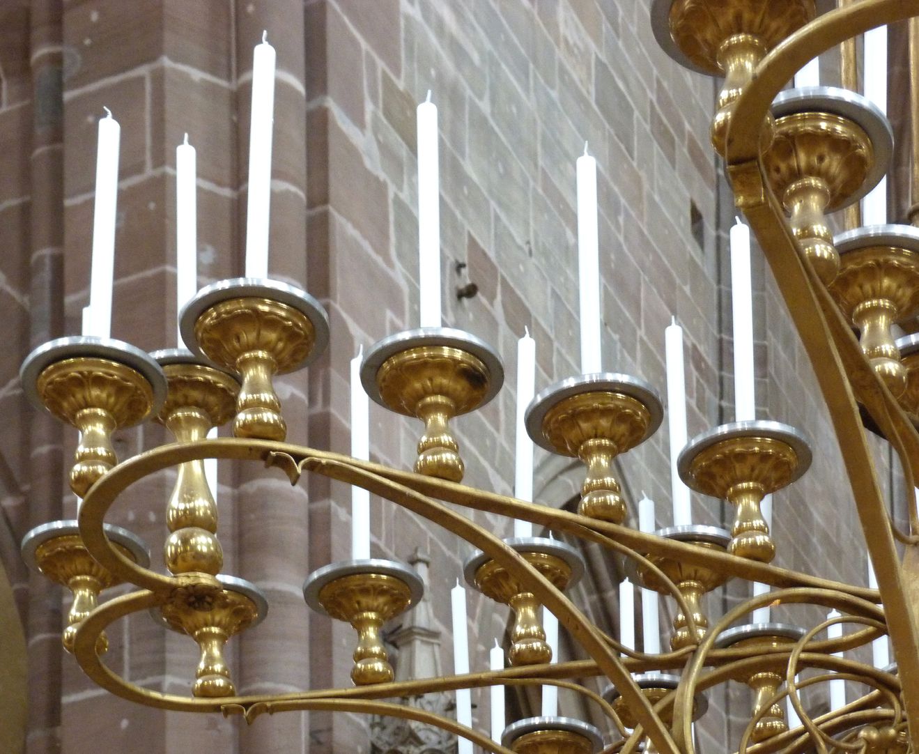 St. Mary´s chandelier View of one heart-shaped “bow” with 11 candlesticks