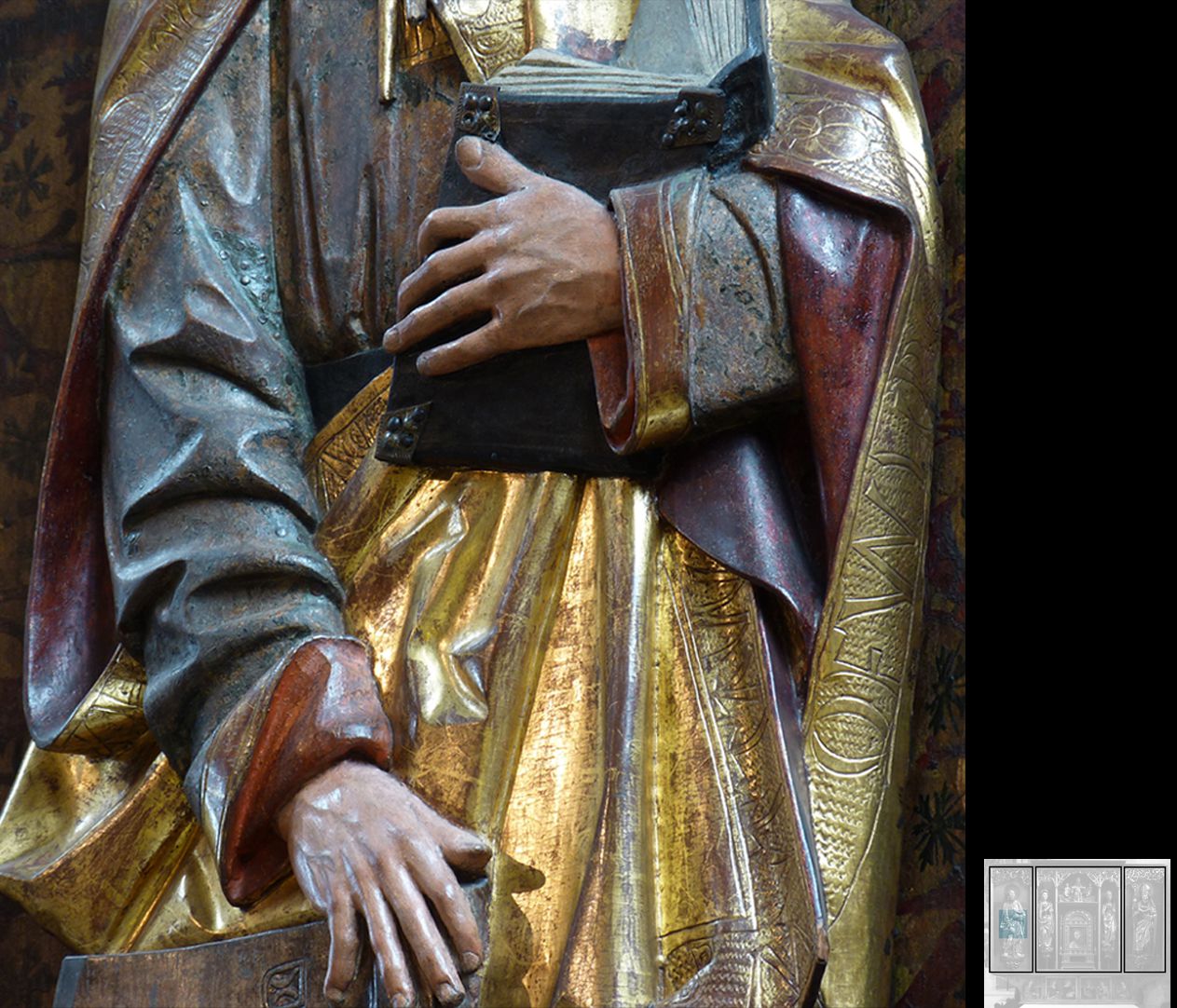 Marthaaltar Apostel Matthias, eine Hand hält das Buch, die andere lehnt auf dem Beil
