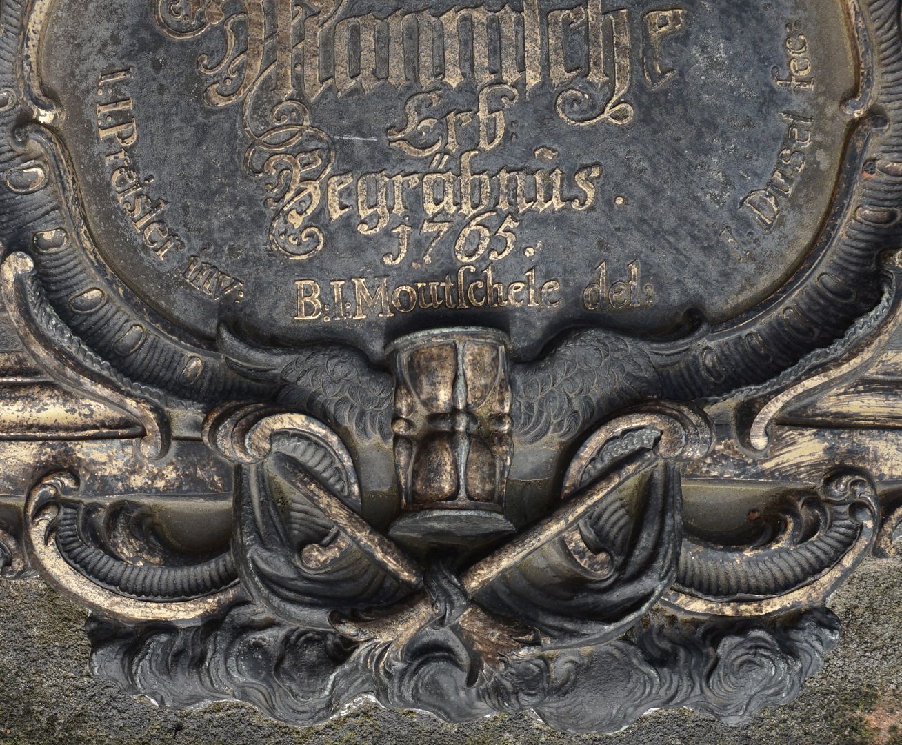 Epitaph for the bookseller Paul Wolfgang Mann.Ä. Lower cartouche, with the inscribed names of the artists: J:J: Preisler inv: / B:J: Moutschele del: / J: Dusel fec:b:Begräbnus. 1765