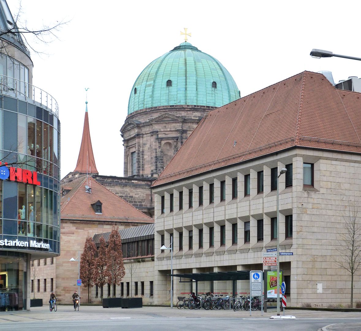 Extension of the police headquarters Building facing Dr. Kurt-Schumacher-Straße