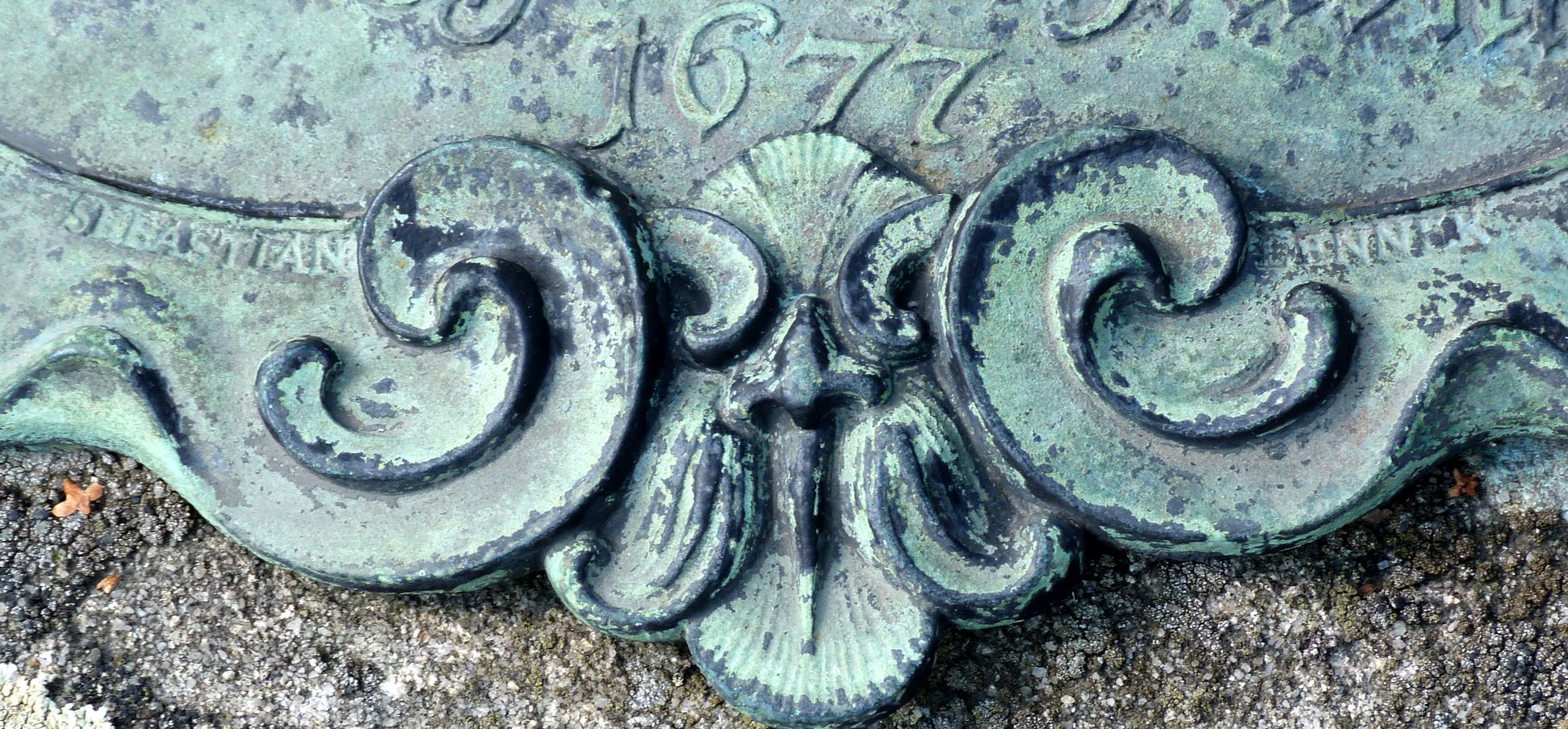 Epitaph on grave N 140, Rochusfriedhof Detail