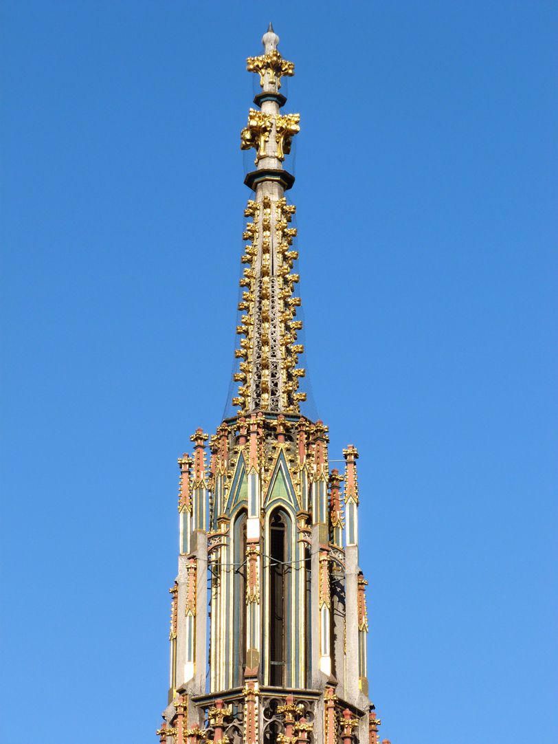 Beautiful fountain Casing with tracery helmet