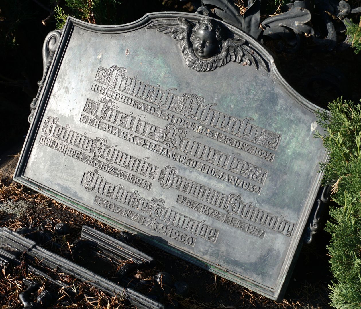Johannisfriedhof grave site 778 Inscription plaque of the Schwabe family