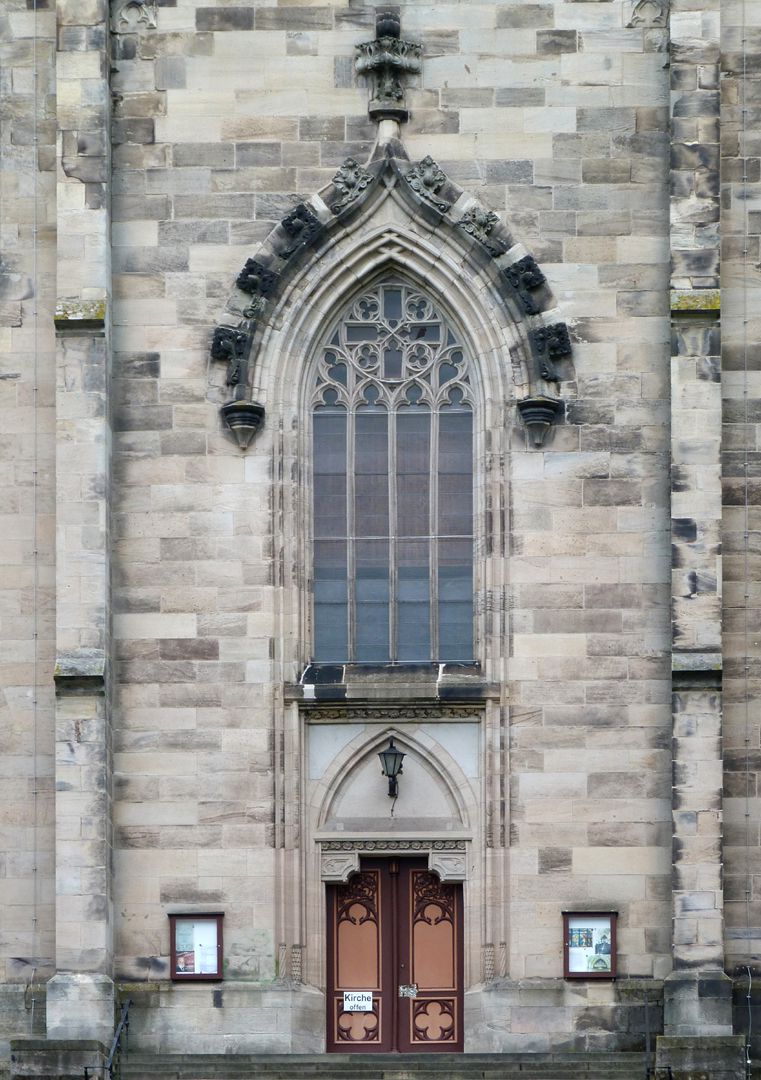 Parish Church St. Peter´s (Sonneberg) Axis recess with front window and entrance portal