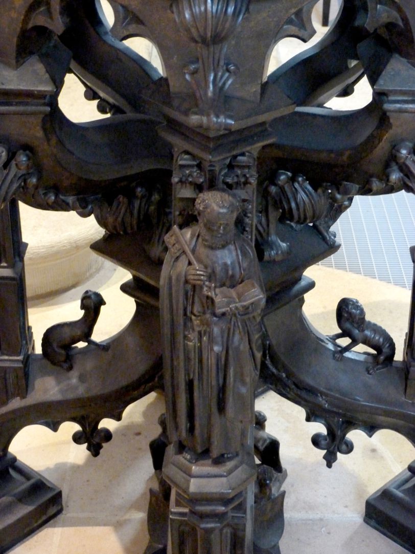 Baptismal font Apostle Peter, threedimensional figure