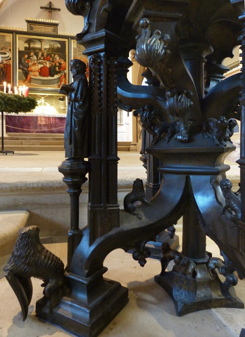 Baptismal font Detail