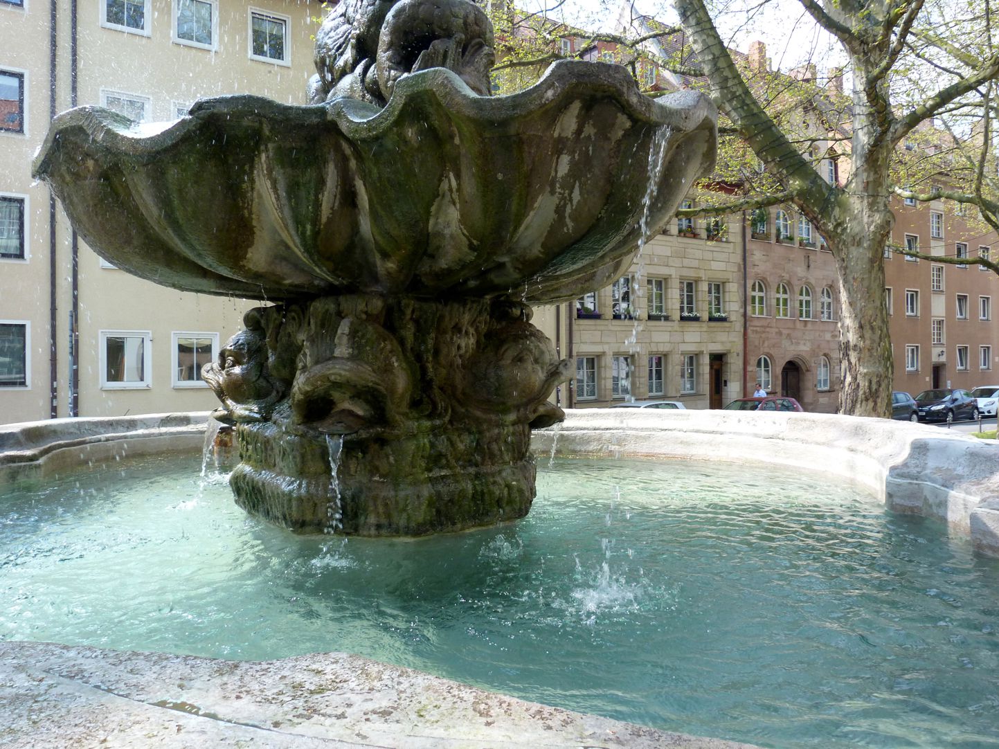 Tritonbrunnen Becken mit Schale