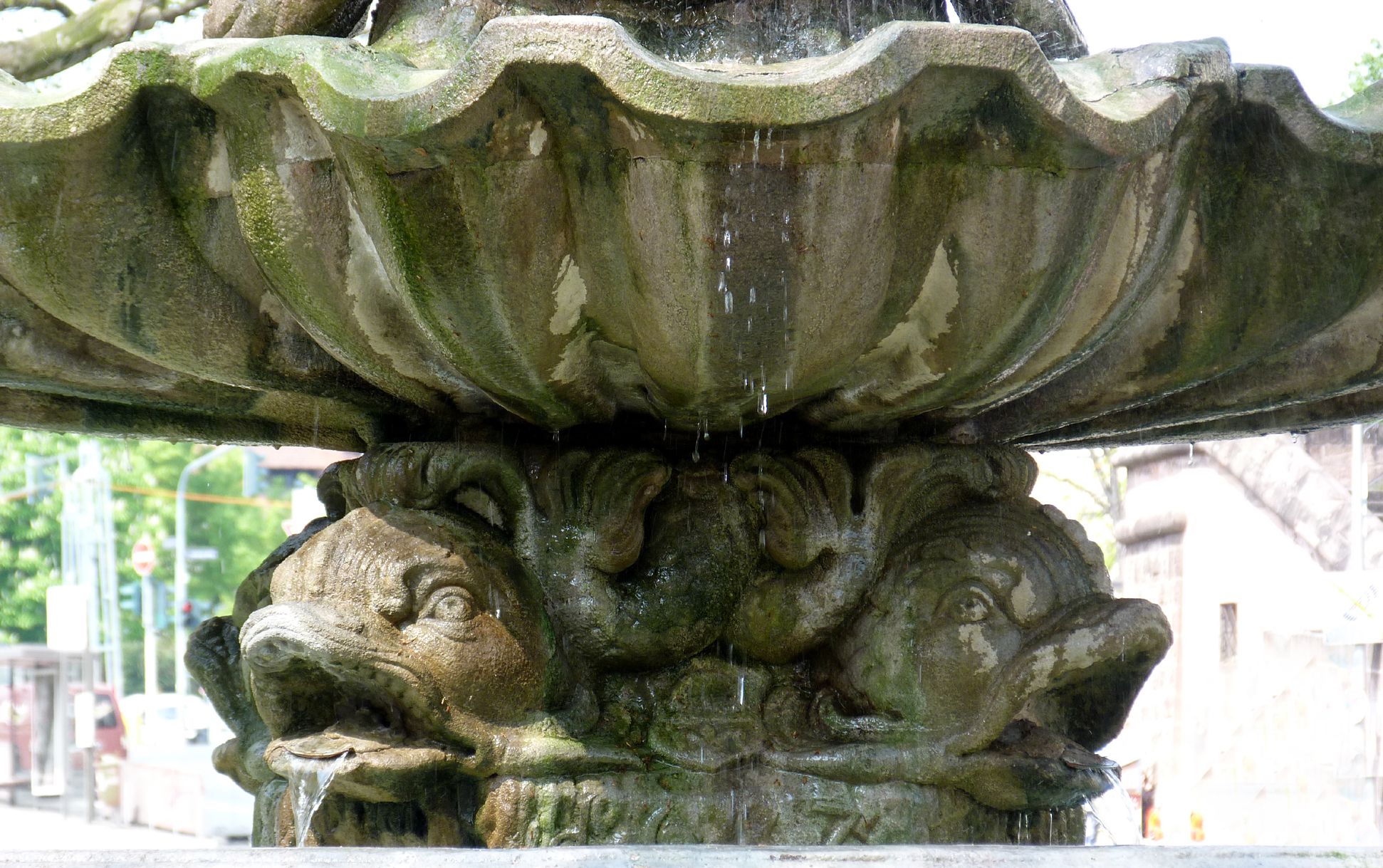 Tritonbrunnen Schale, von Meereswesen getragen