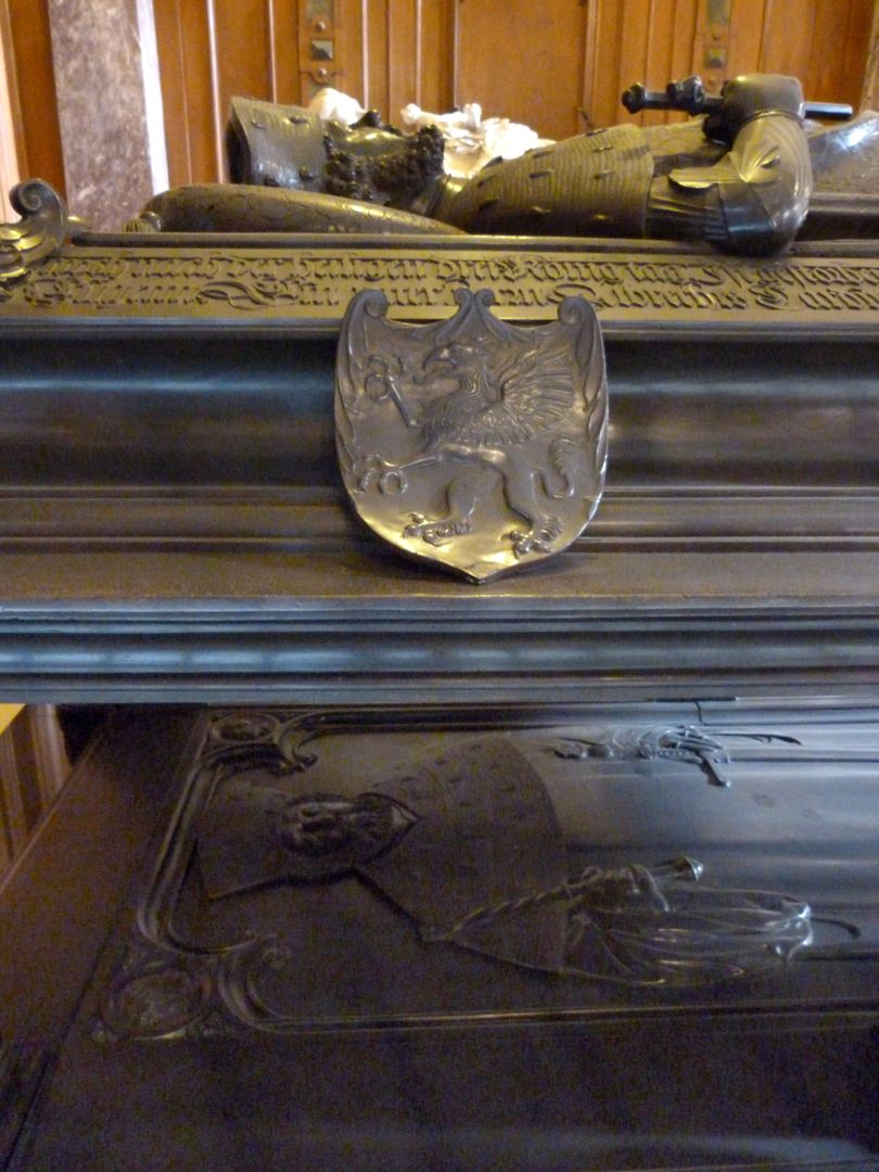 Tischgrab des Johann Cicero, Kurfürst von Brandenburg doppelte Plattensituation, Wappen