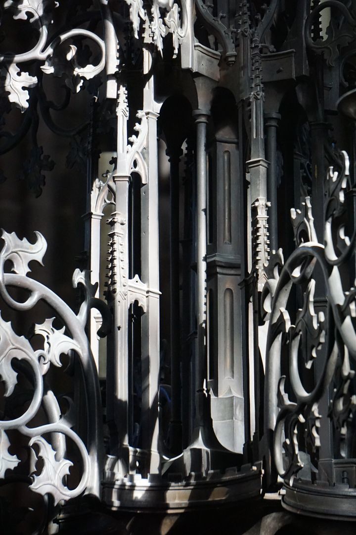 Bronze chandelier unteres Gehäuse, Detail