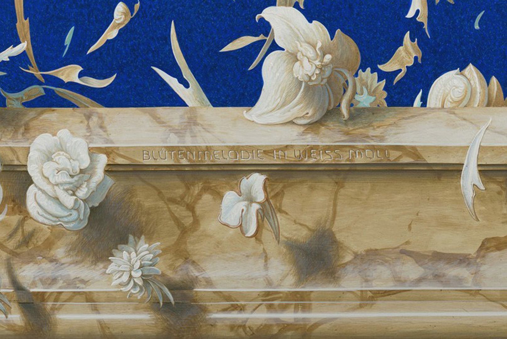Blütenmelodie in Weiß Moll Detailansicht, mitte unten mit Bildinschrift